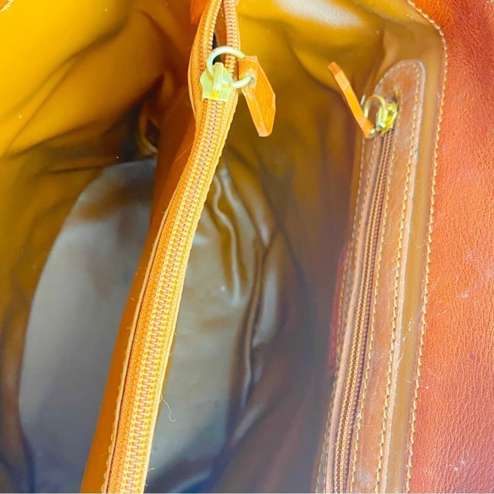 Leather Peridot Purse​ - Picture 4 of 4